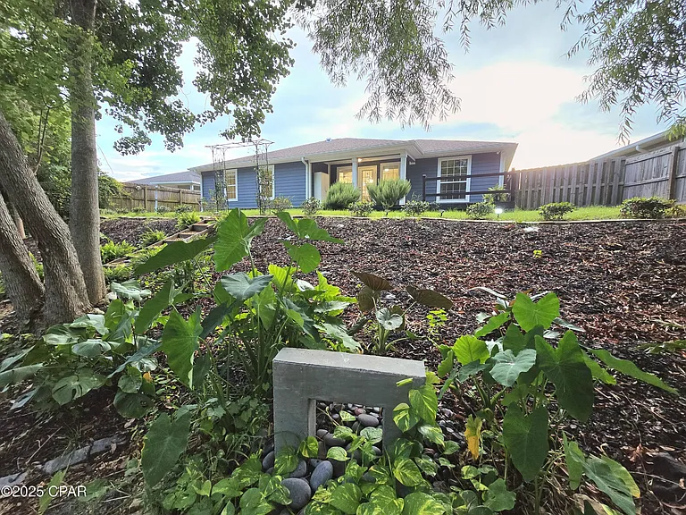 603 Diamonte Cir — Photo 34