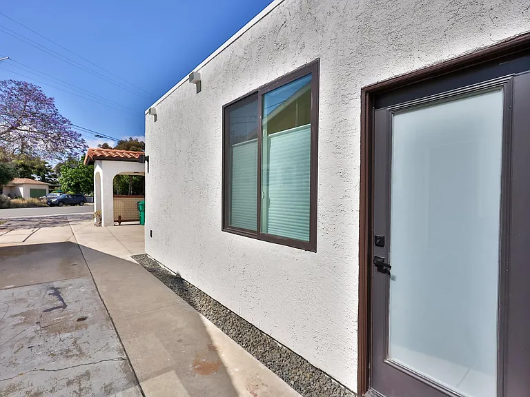 3407 N Mountain View Dr — Photo 22