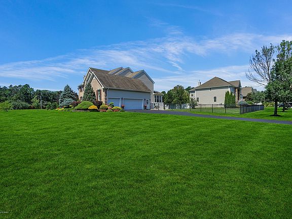 2nd image of 181 Jumping Brook Dr