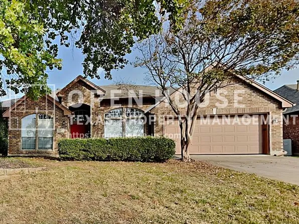 2826 Northwood St, Grapevine, TX 76051