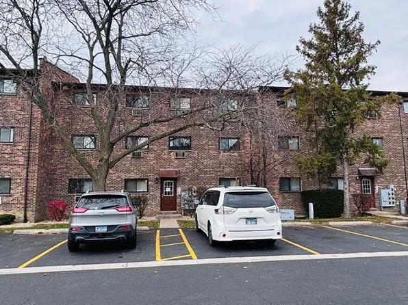 1518 Crimson Ln APT 2A, Palatine, IL 60074
