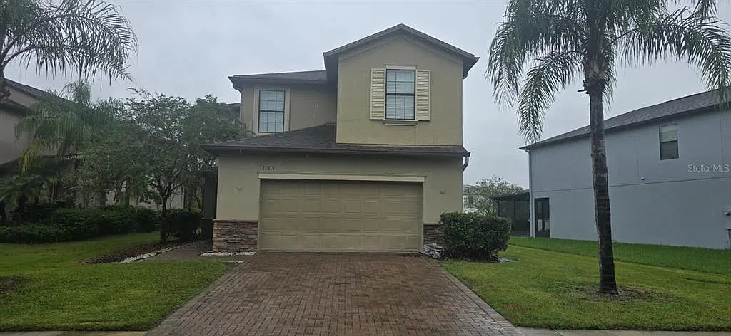 4 bed, 2.5 bath, 2820 sqft, $3,900 — Photo 1