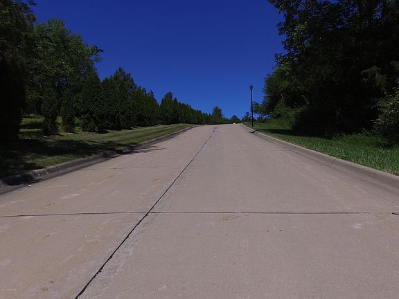 4th image of 455 Cedar Creek Ct