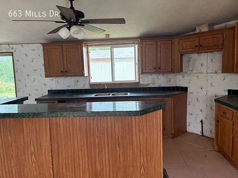 663 E Mills Dr — Photo 7