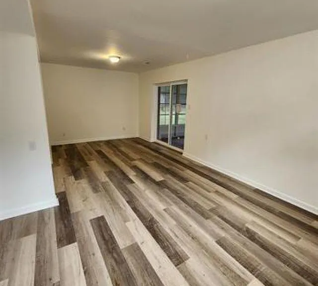 121 Highland Dr — Photo 17