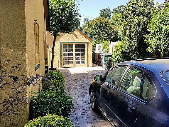 5th image of 1626 W Linden Ave