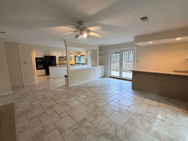 298 Indian Hills Trl — Photo 7