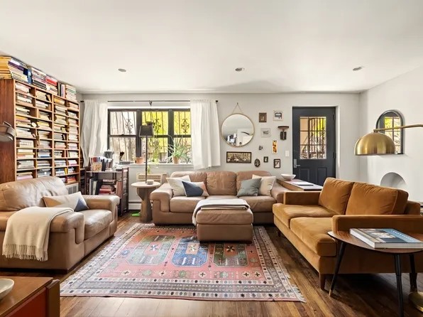 109 Pulaski Street image 1 of 13