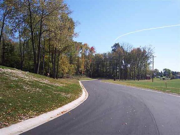 5th image of 9 Trailside Dr