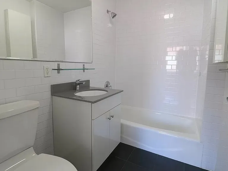 424 E 10th St #6B — Photo 6