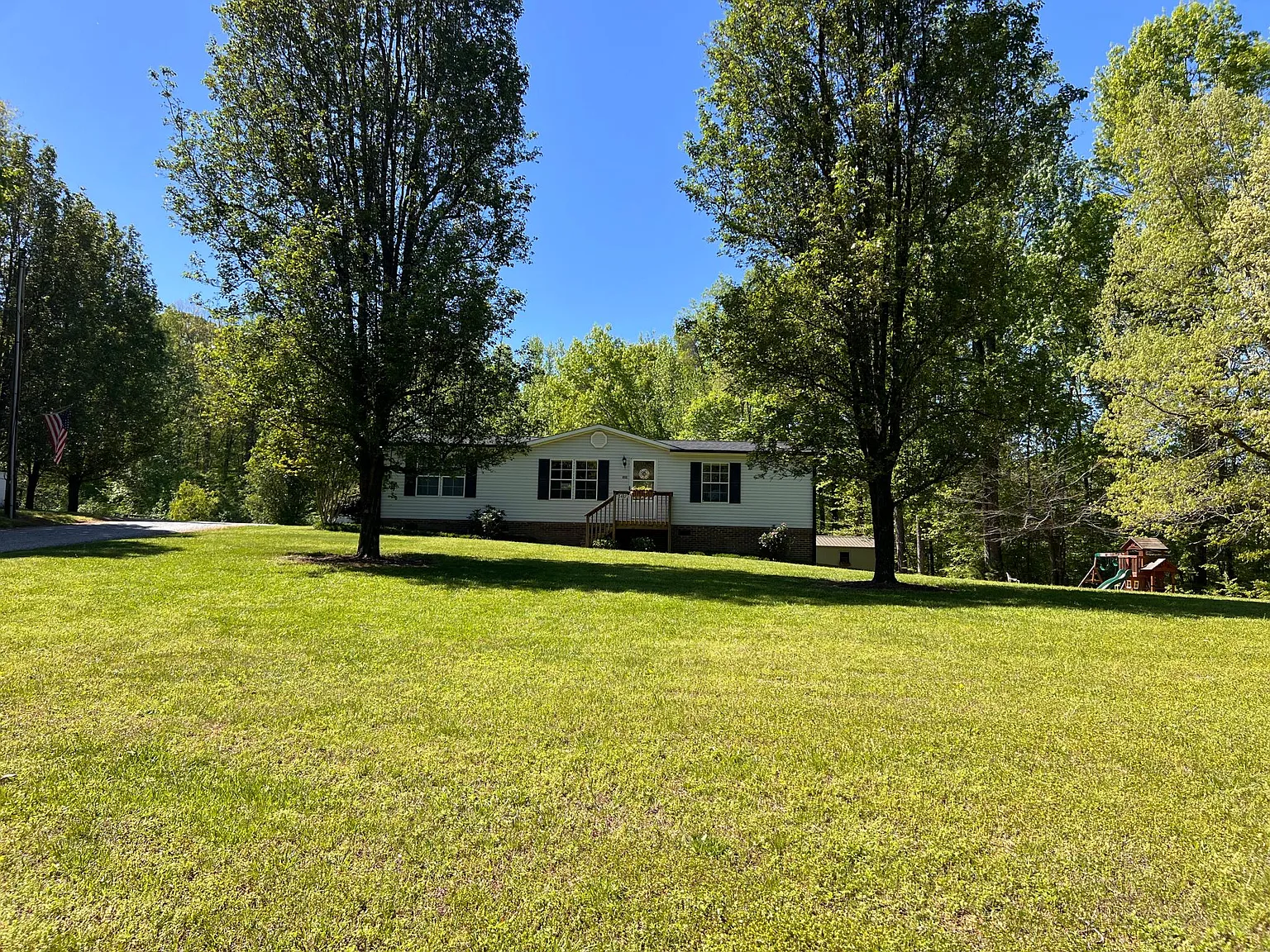 Linville Rd, Oak Ridge — Photo 3