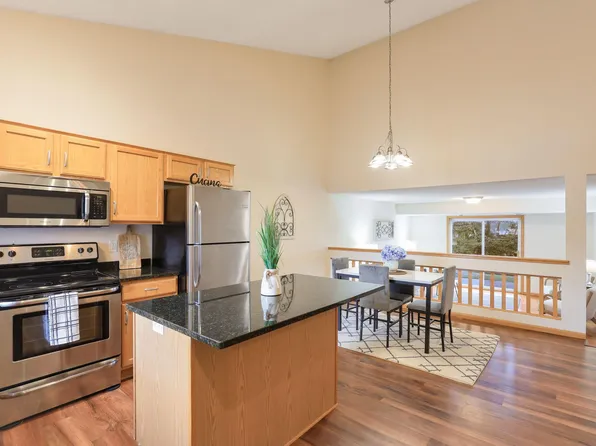 652 35th St W, Hastings, MN 55033