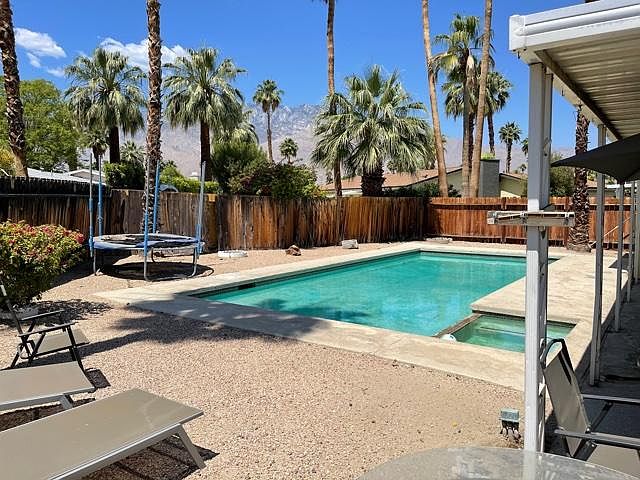 2nd image of 935 Nueva Vista Dr