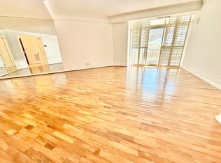 5610 Wisconsin Ave APT 204, Chevy Chase, MD 20815