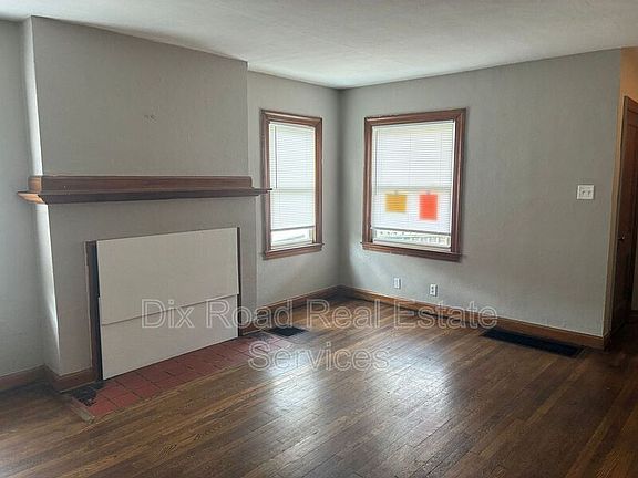 5th image of 112 Iroquois Ave