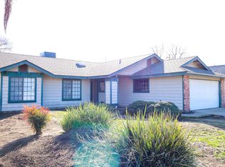 1657 E Eastbrook Ave, Tulare, CA 93274