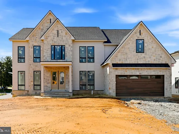 10801 Mason Hunt Ct, Reston, VA 20190