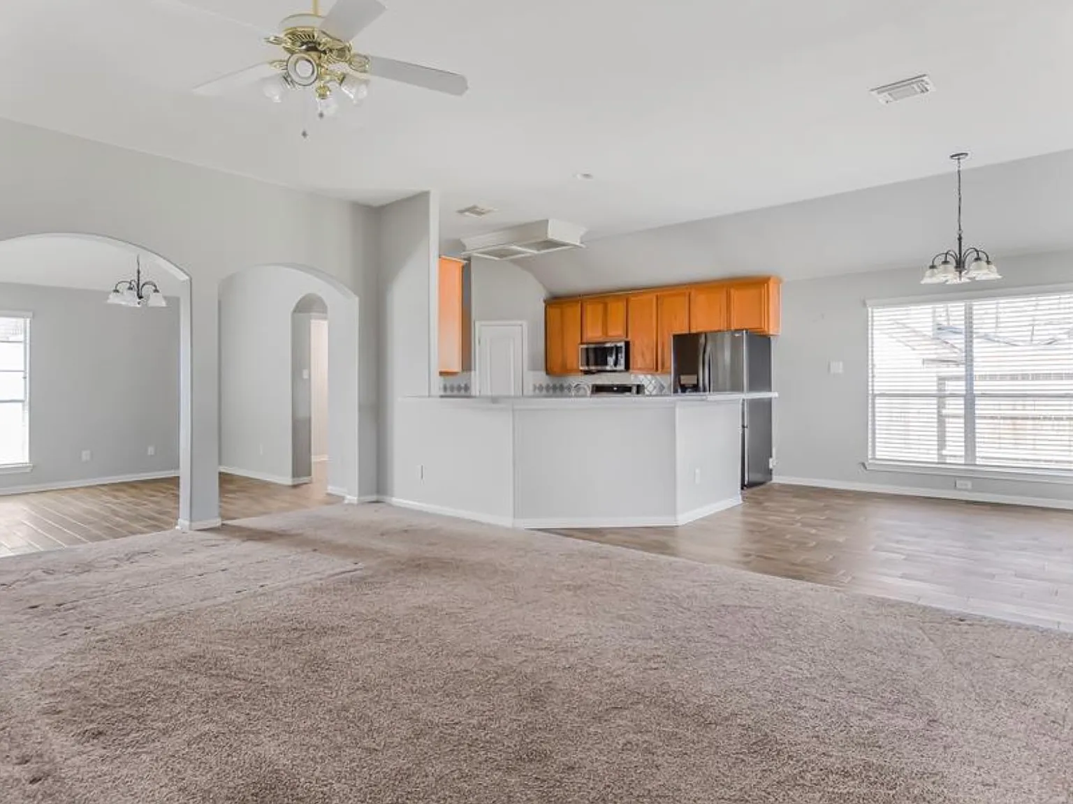 3 bed, 1839 sqft, $2,900 — Photo 2