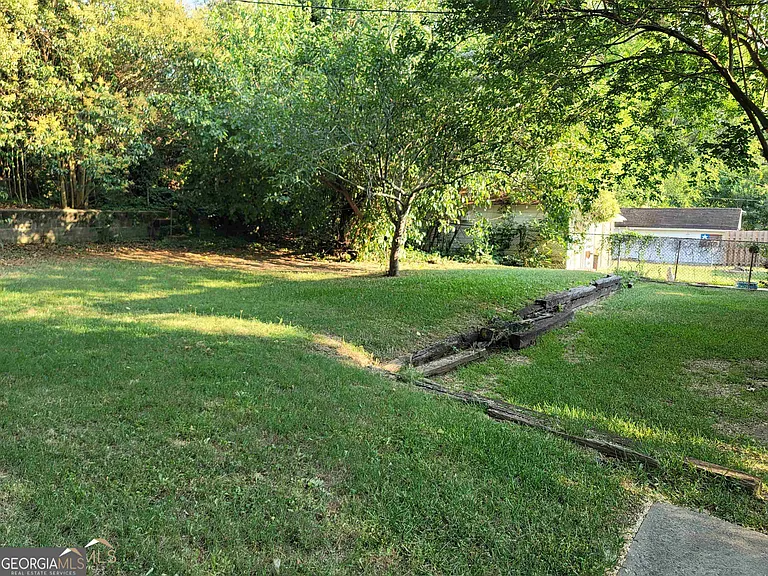 156 Florida Ave — Photo 17