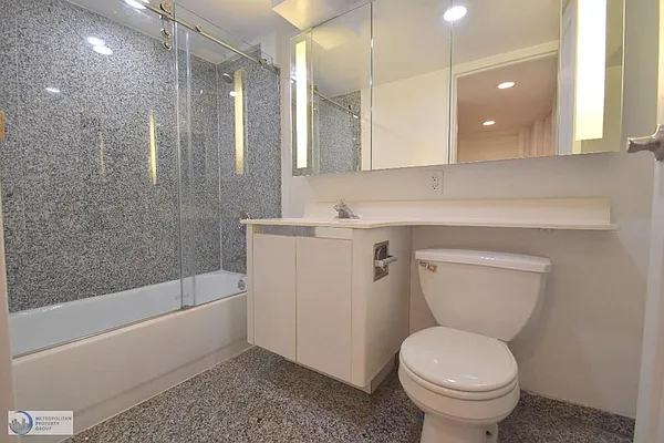 Rented by Mossanen Group | media 28