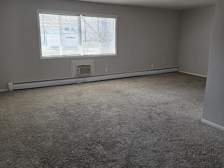 452 S Saint Bernard Dr — Photo 1