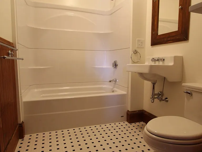 15 Broad St #3 — Photo 2