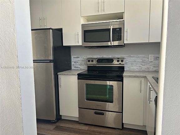 4th image of 2831 E Sunrise Lakes Dr #309