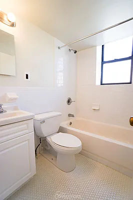 Rented by City Connections Realty | media 27