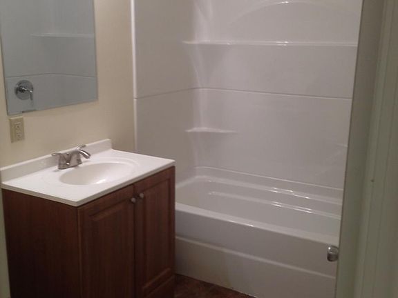 1st Floor Bath