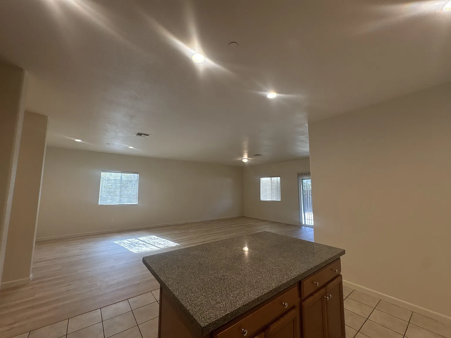 4 bed, 1700 sqft, $2,190 — Photo 4