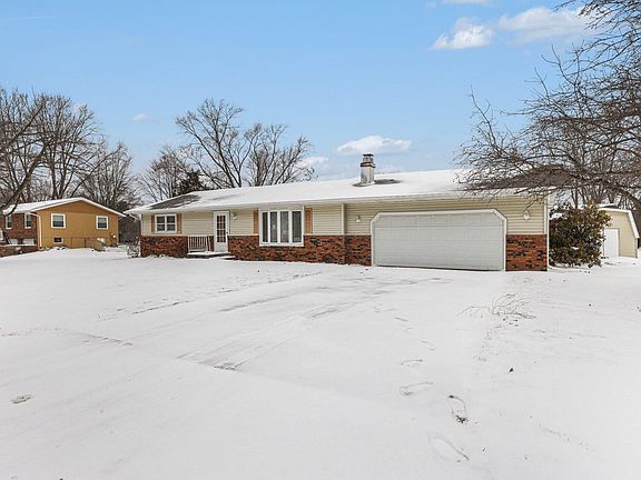 2nd image of 6777 W Magnolia Ave