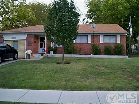 3417 Sidney Dr photo 1