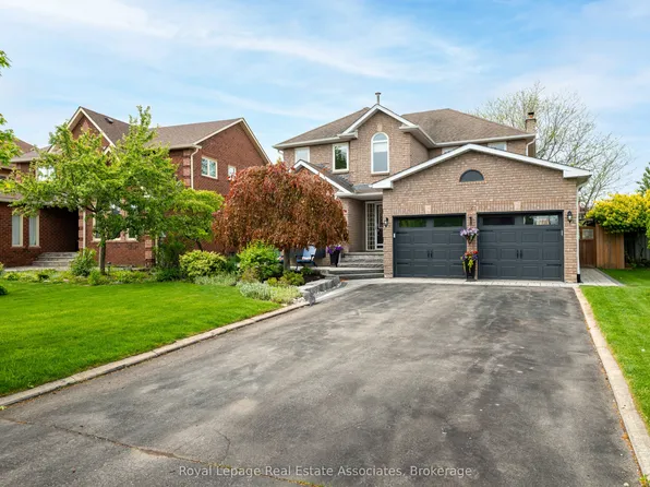 7 Nixon Cres, Halton Hills, ON L7G 5K4