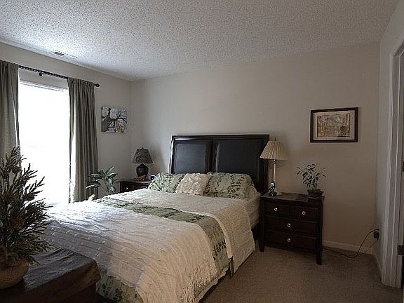 4th image of 808 Woodgreen Dr