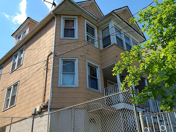 4th image of 80 Saint Pauls Ave Floor 1