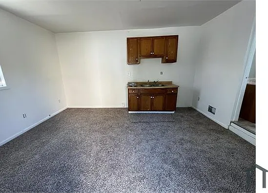 1 bed, 400 sqft, $750 — Photo 3