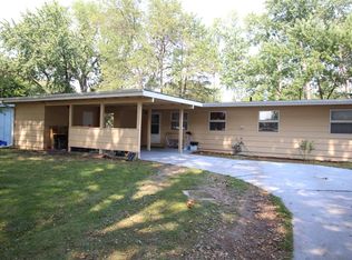 332 Prestwick Rd, Lincoln, NE 68505