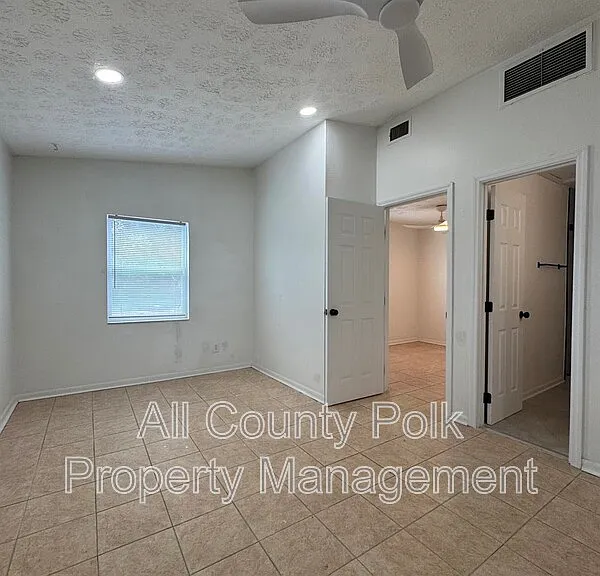 3020 Galaxy Ln — Photo 3