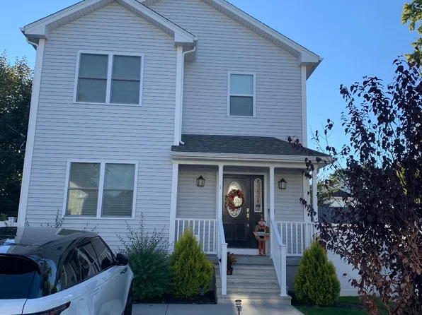 14 Cleveland Ave, Cranston, RI 02920