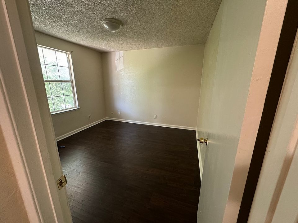 1st image of 1116 W 5th St #I
