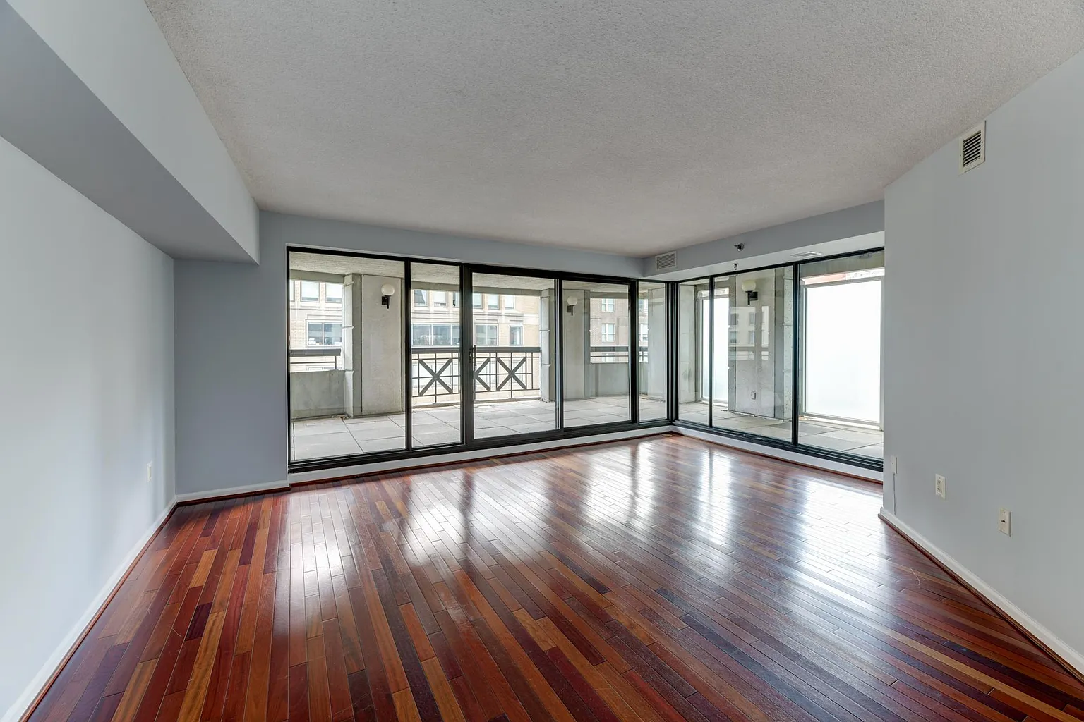2311 M St NW APT 607 photo 1
