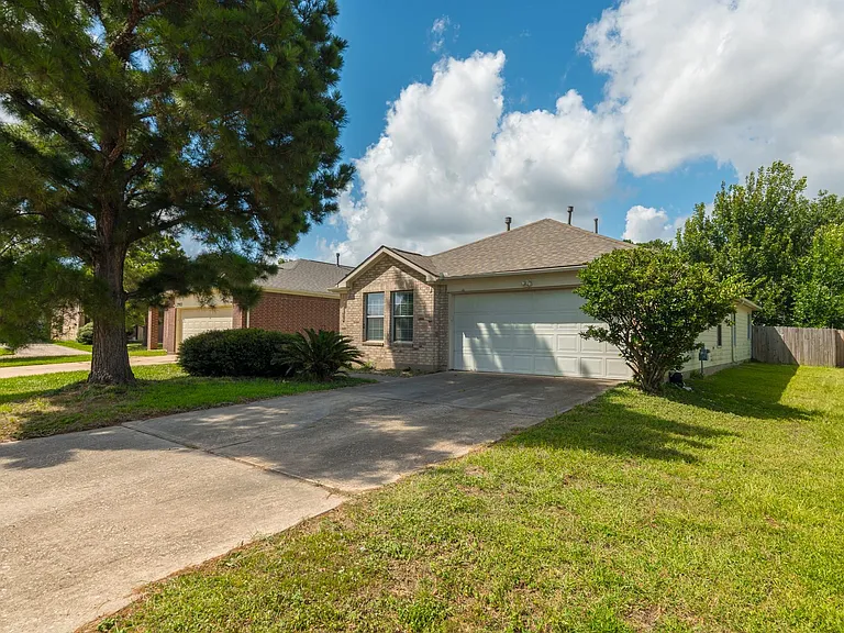 21907 Willow Shade Ln — Photo 15