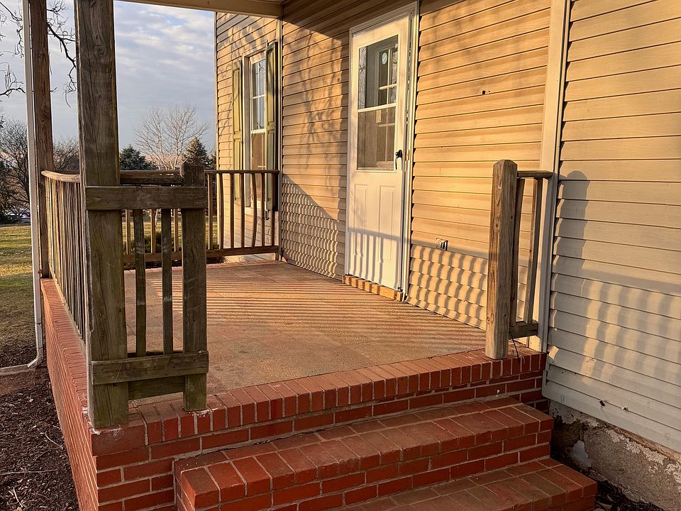 Entry door to the first floor apartment