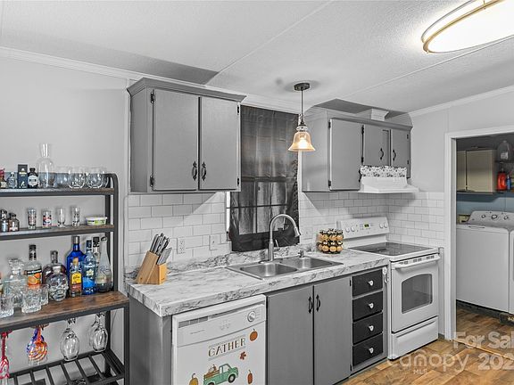4th image of 114 Catawba Woods Ct