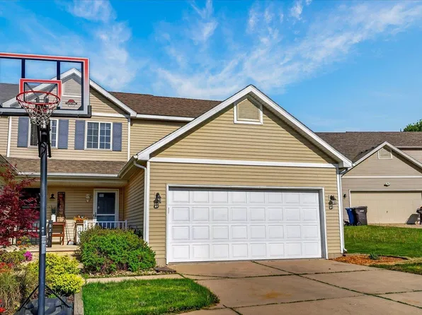 823 Vista Ridge Dr, Mount Horeb, WI 53572