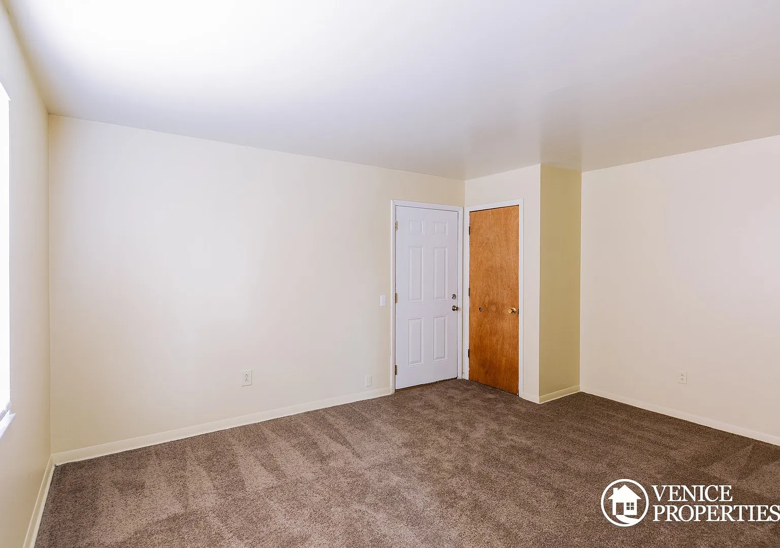 2 Bedroom On OSU Campus — Photo 3