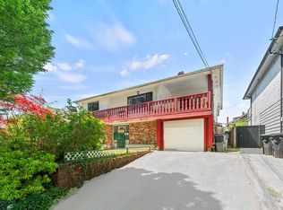 4867 Chatham St, Vancouver, BC V5R 3Z1