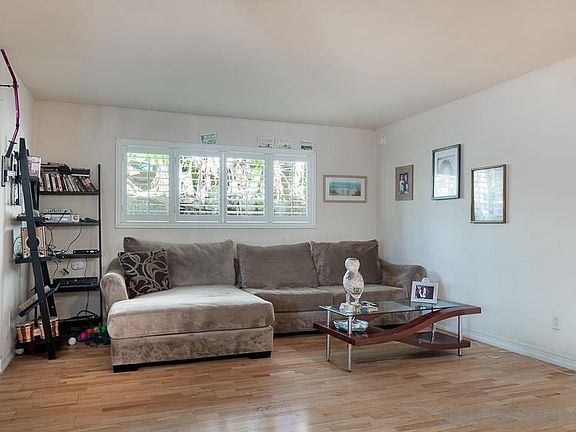 4th image of 4534 La Crosse Ave