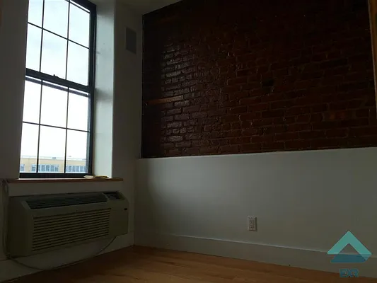 Rented by EXR | media 26