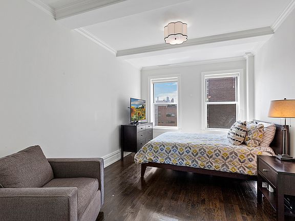 3rd image of 165 W 91st St APT 14B
